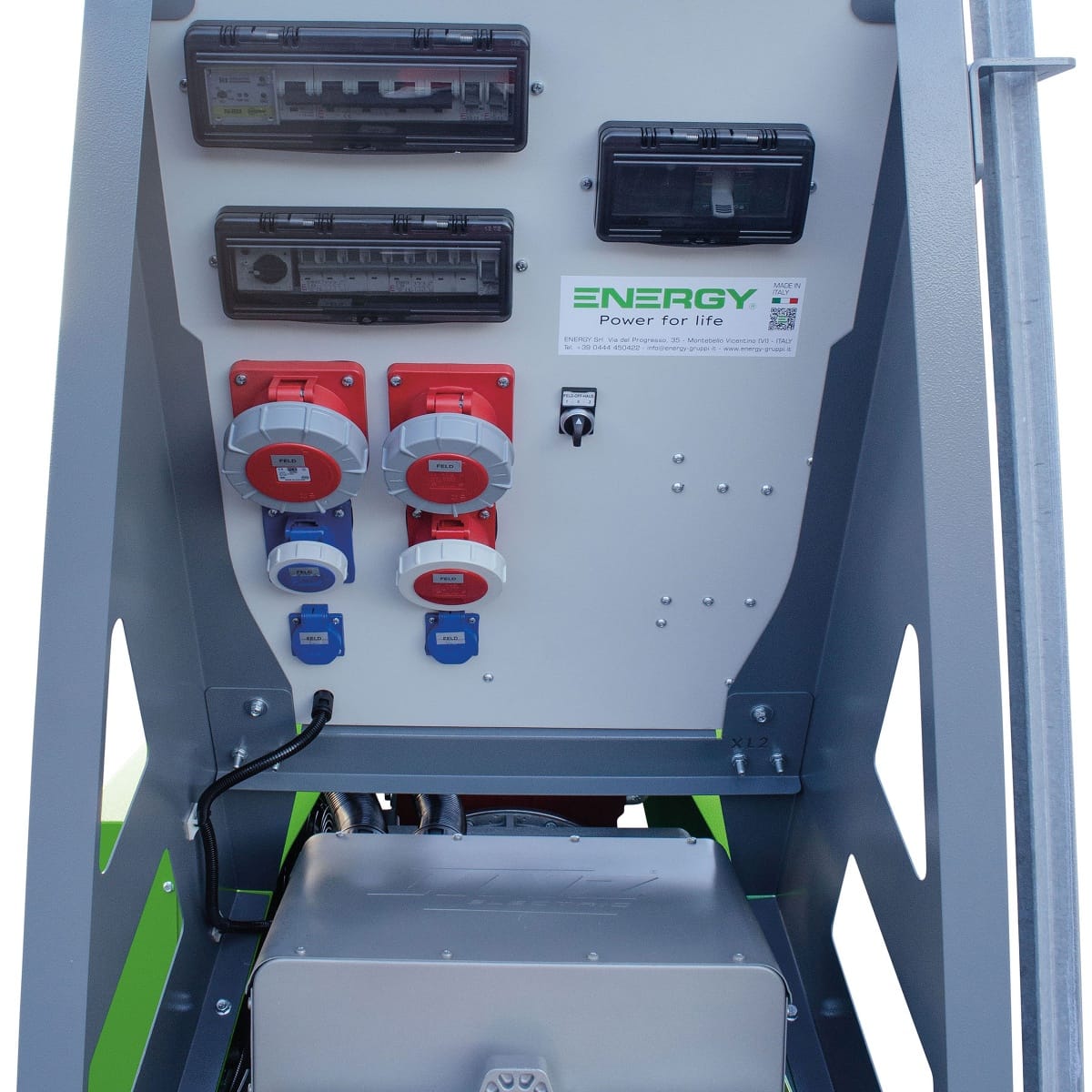 ENERGY Zapfwellengenerator 160kVA EY-160TCS-AVR mit Steuereinheit, mehreren Anschlüssen in rot und blau sowie einem grauen Gehäuse.