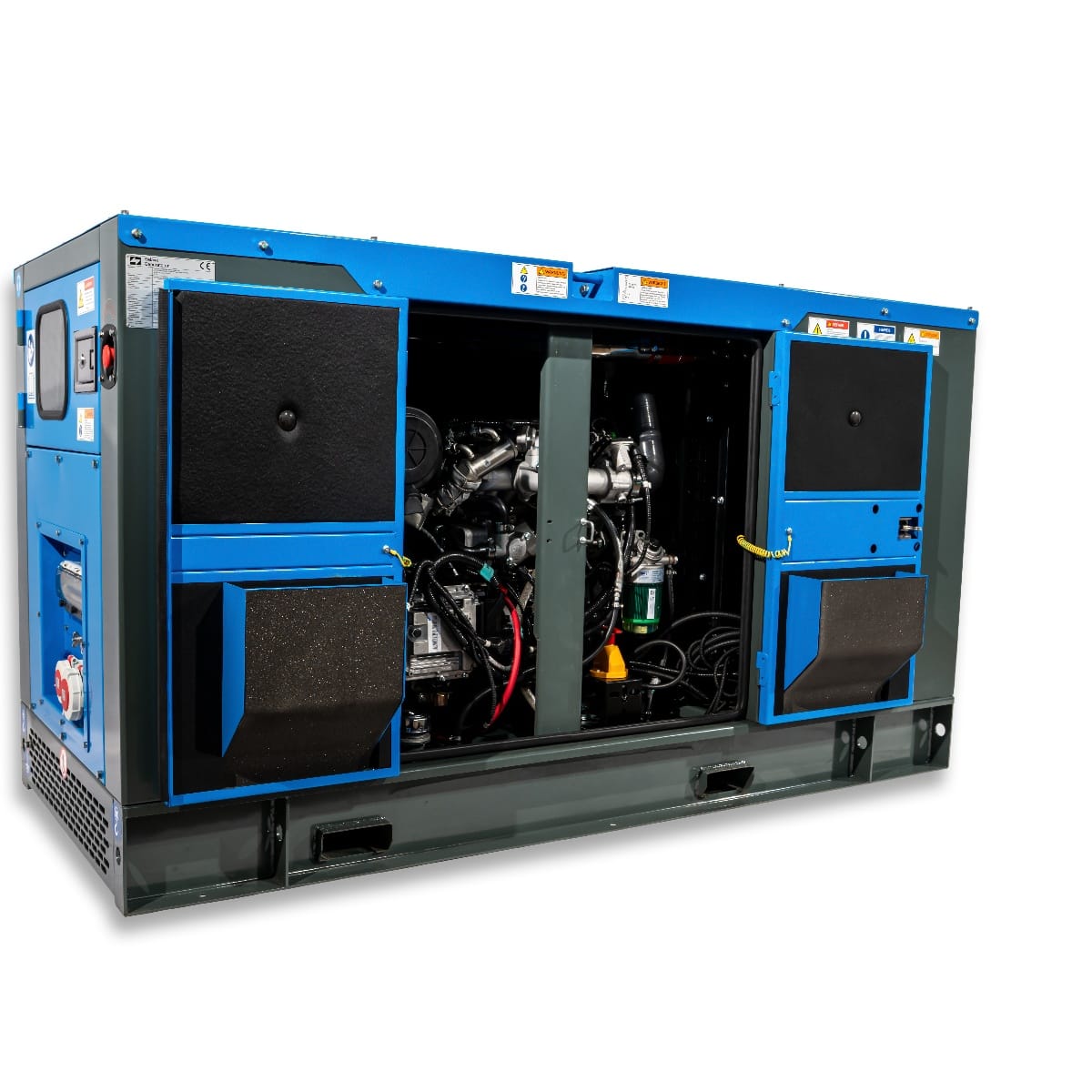 RX-24/30 Stage V Stromgenerator mit einem blauen Gehäuse, geöffneten Türen und Sicht auf den Motor sowie verschiedenen technischen Komponenten.