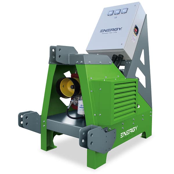 ENERGY Zapfwellengenerator 160kVA / 128kW EY-160TCS-AVR in grün und grau, sichtbar sind Motor, Steuerungseinheit und Kühlluftöffnungen.